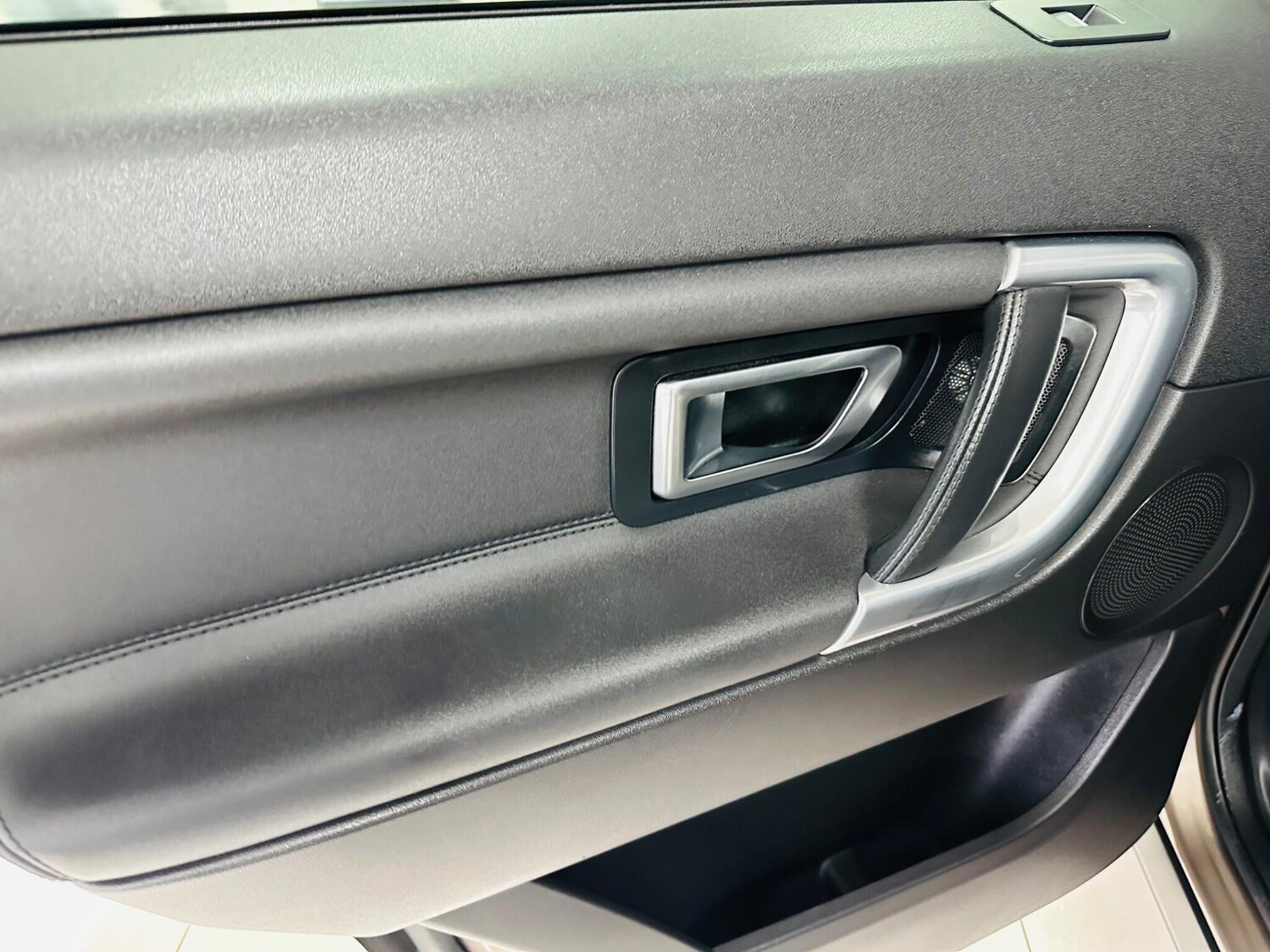 Used Land Rover Discovery Sport 2016 for sale - 76215171: Photo 45