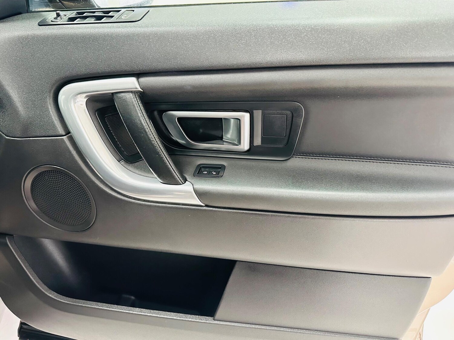 Used Land Rover Discovery Sport 2016 for sale - 76215171: Photo 47