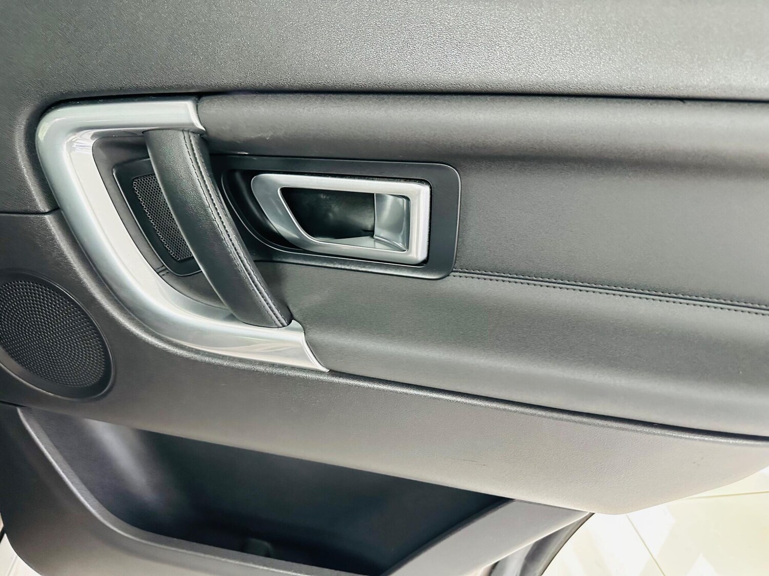 Used Land Rover Discovery Sport 2016 for sale - 76215171: Photo 49