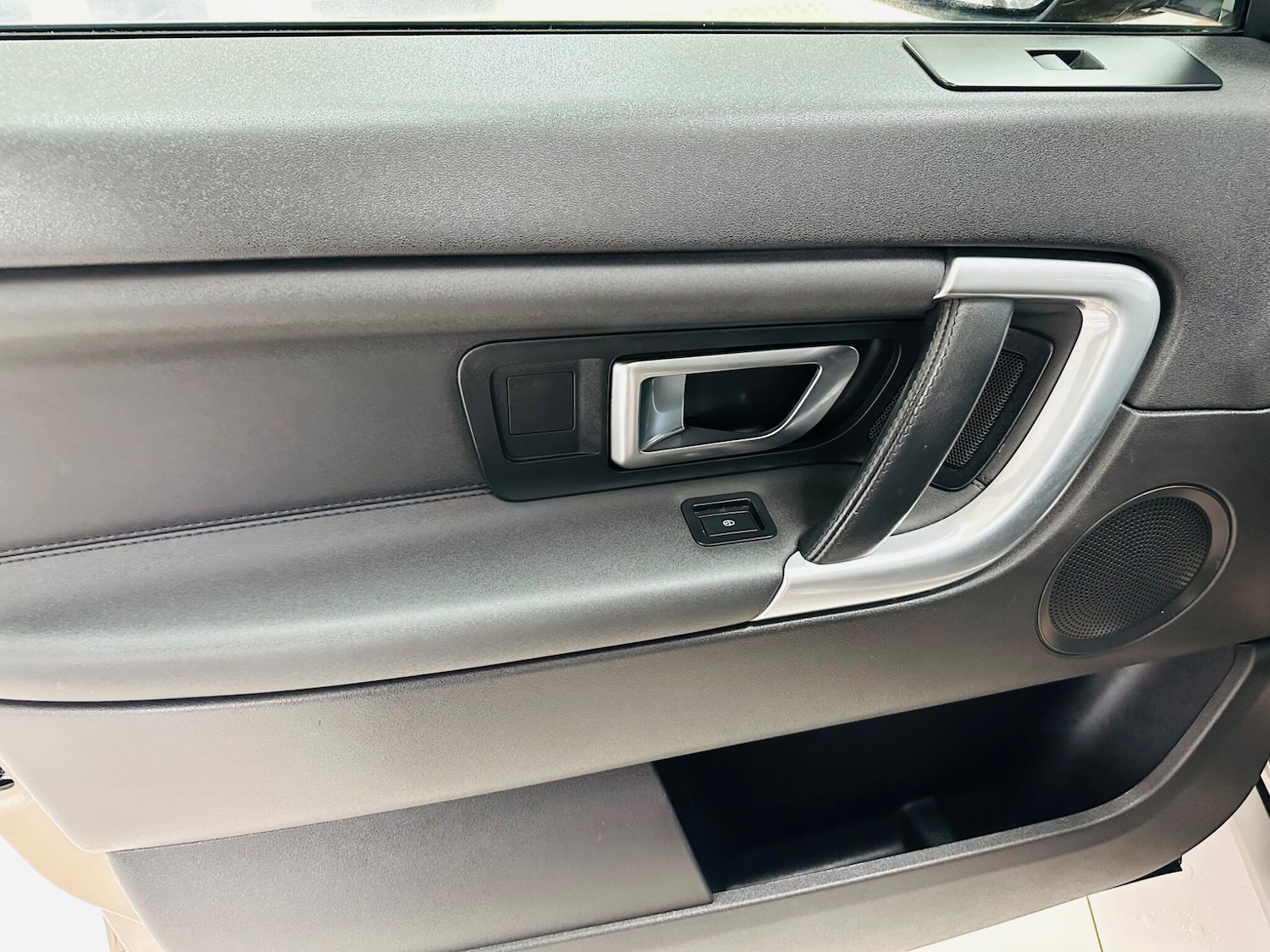 Used Land Rover Discovery Sport 2016 for sale - 76215171: Photo 51