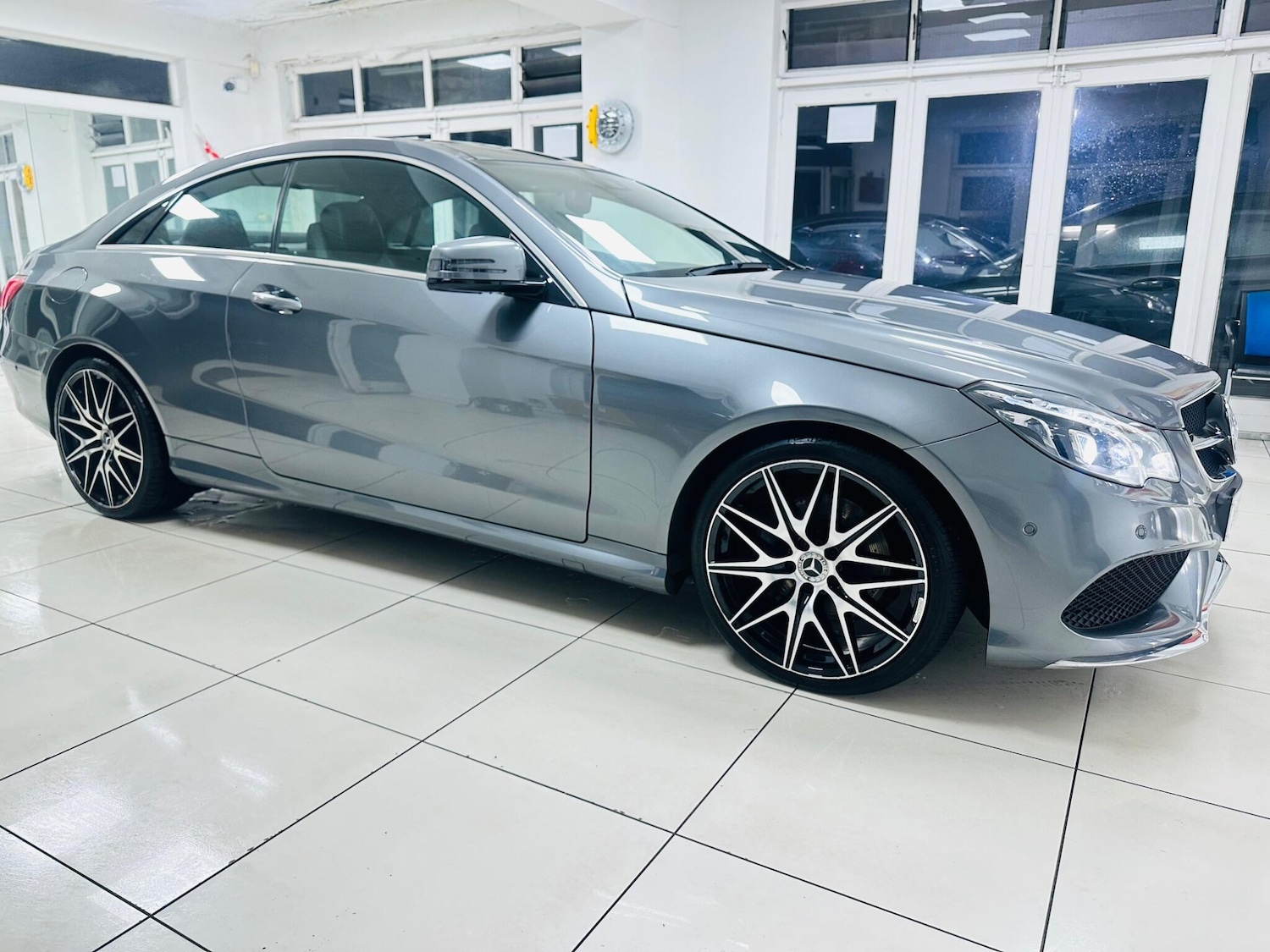 Used Mercedes-Benz E Class 2017 for sale - 77306137: Photo 2