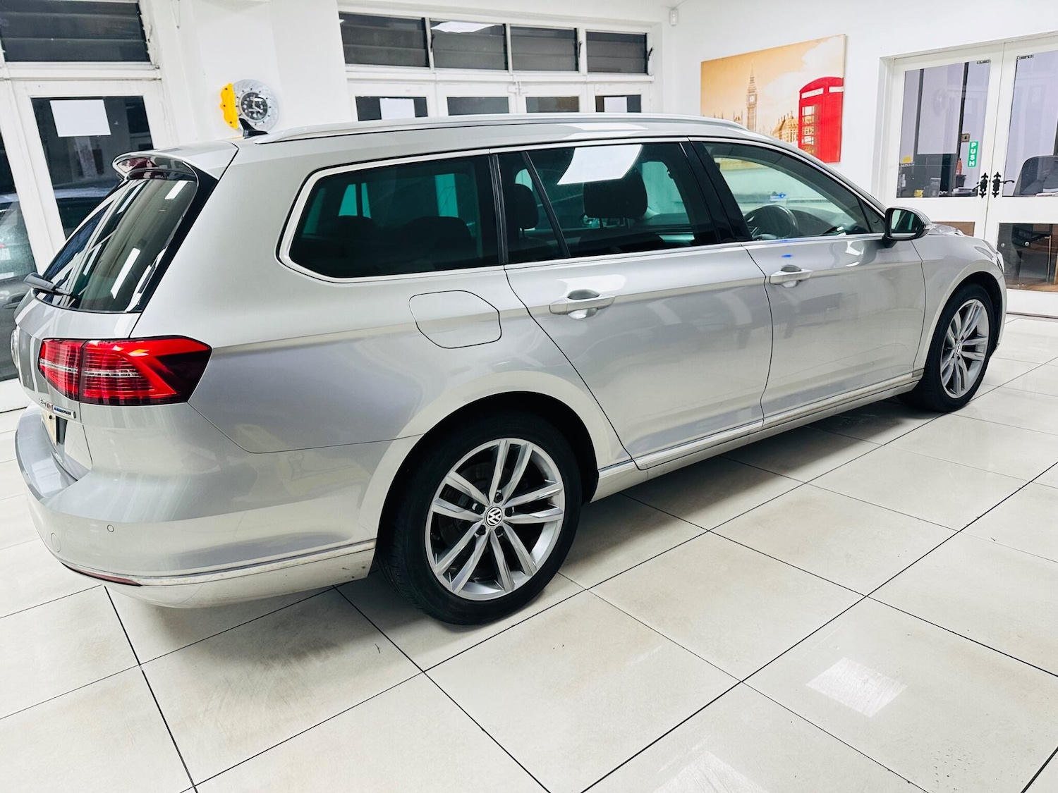 Used Volkswagen Passat 2016 for sale - 76666827: Photo 32