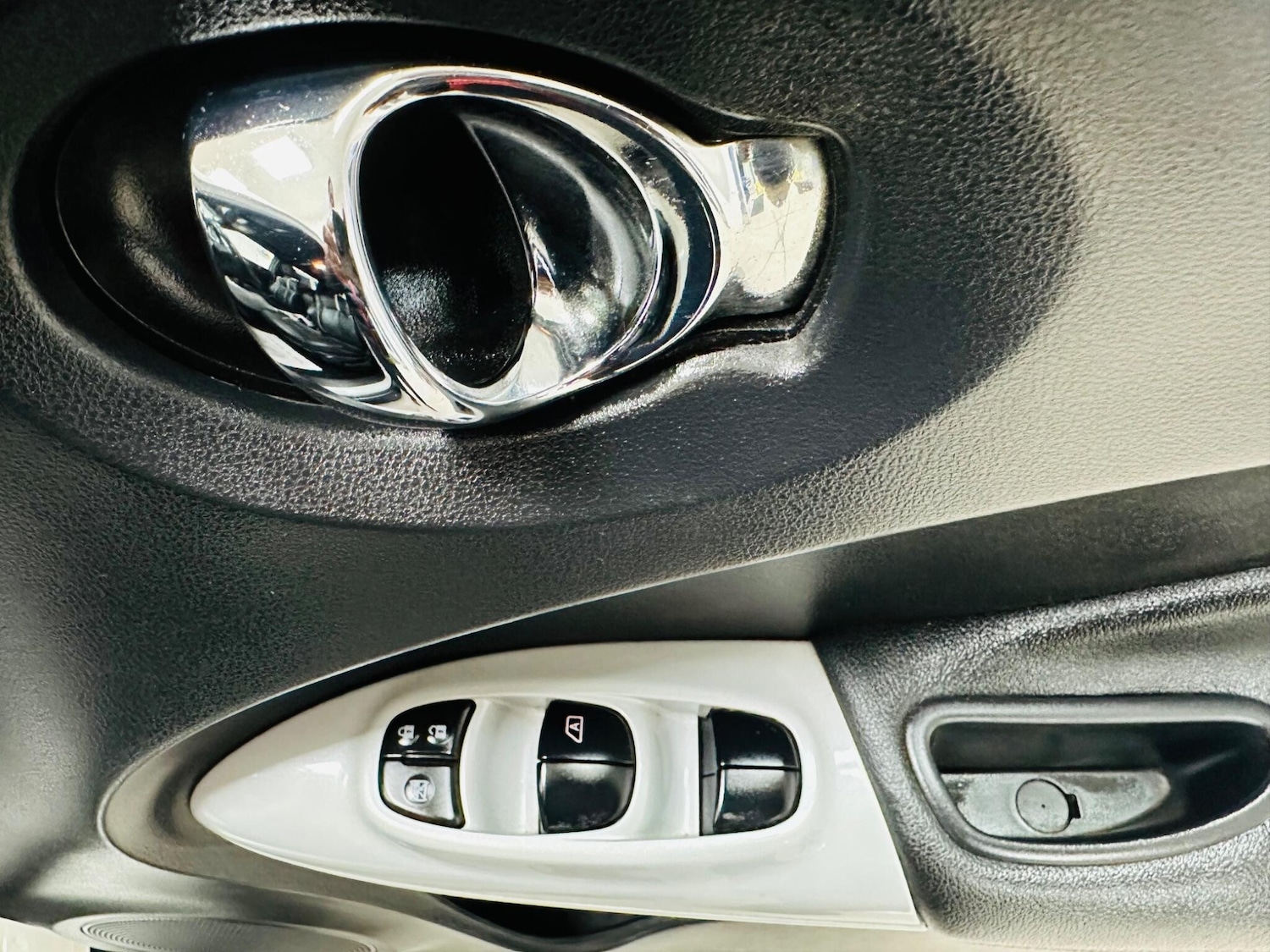 Used Nissan Juke 2014 for sale - 76527951: Photo 28