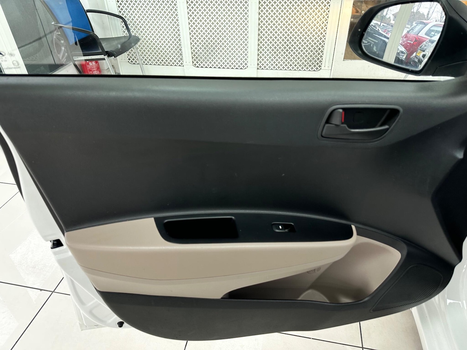 Used Hyundai i10 2016 for sale - 77683714: Photo 19