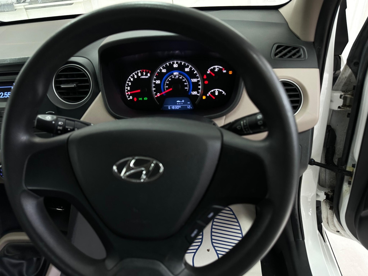 Used Hyundai i10 2016 for sale - 77683714: Photo 25