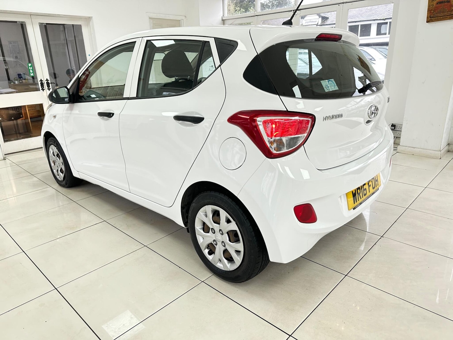 Used Hyundai i10 2016 for sale - 77683714: Photo 39
