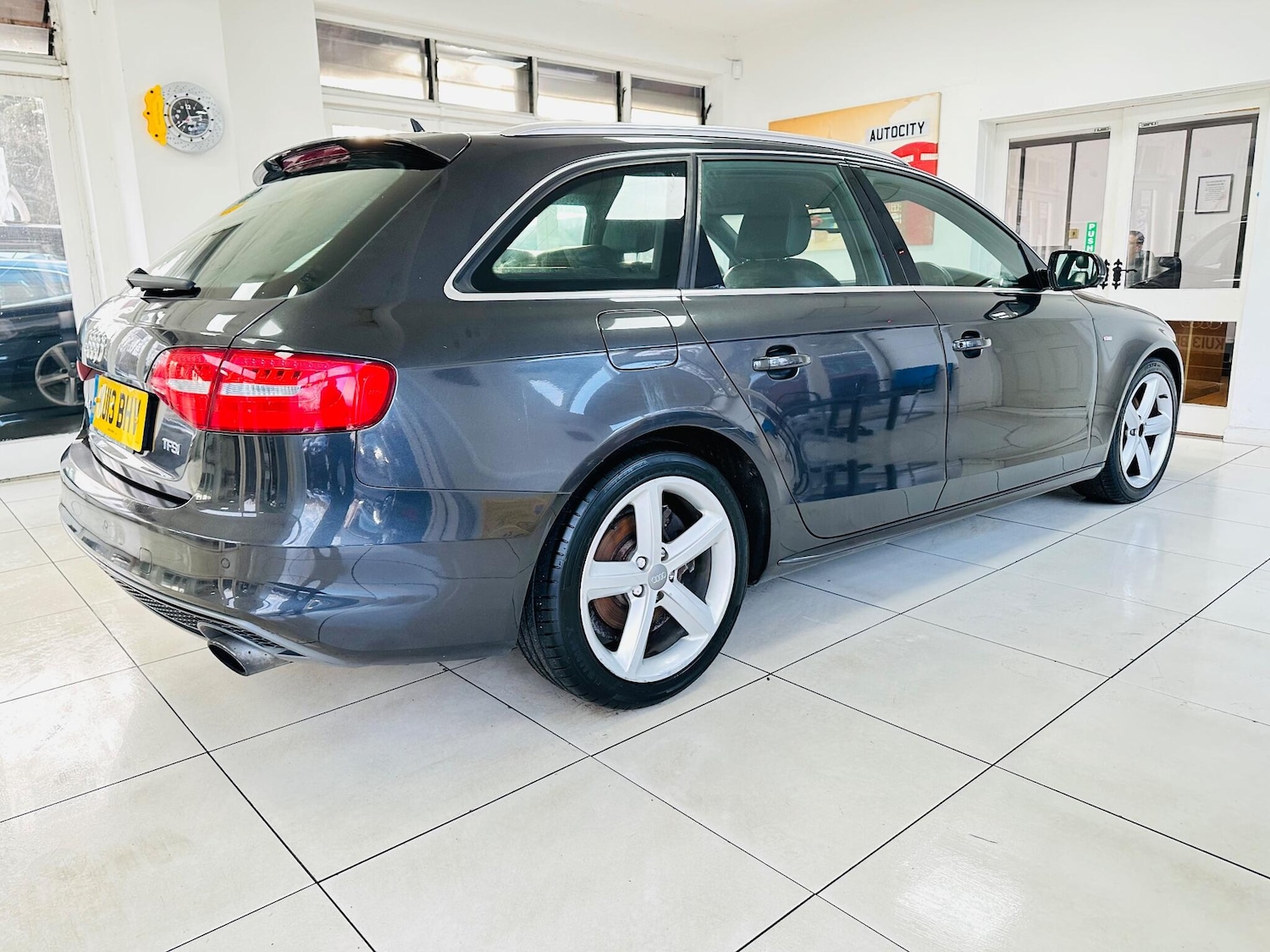 Used Audi A4 2013 for sale - 77175155: Photo 8
