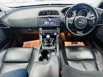 Used Jaguar XE 2016 for sale - 75839282: Photo