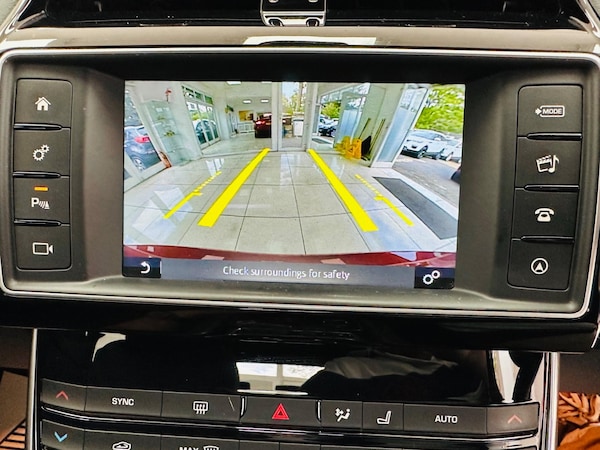 Used Jaguar XE 2018 for sale - 75415226: Photo 15