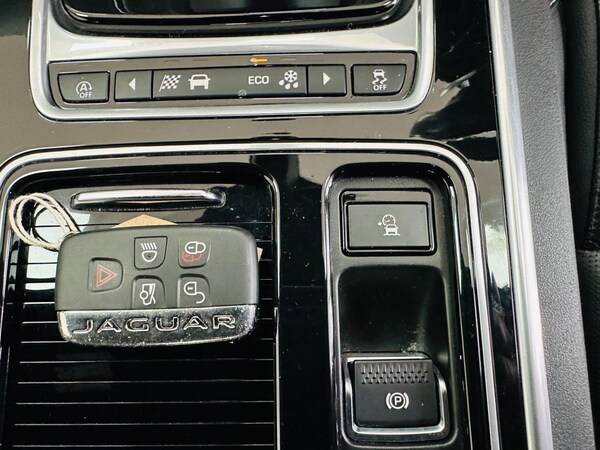 Used Jaguar XE 2018 for sale - 75415226: Photo 25