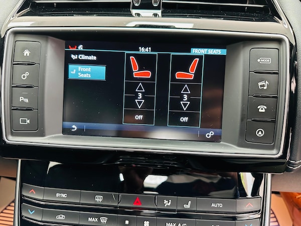 Used Jaguar XE 2018 for sale - 75415226: Photo 26