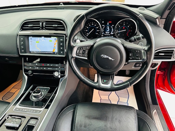 Used Jaguar XE 2018 for sale - 75415226: Photo 3