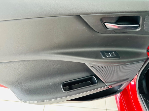 Used Jaguar XE 2018 for sale - 75415226: Photo 46