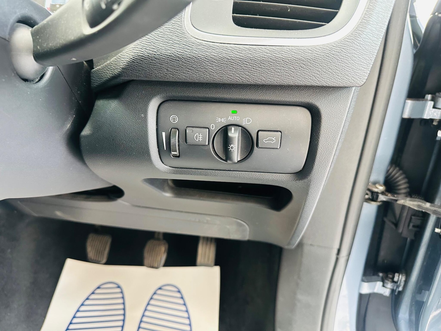 Used Volvo V40 for sale - 77320885: Photo 28