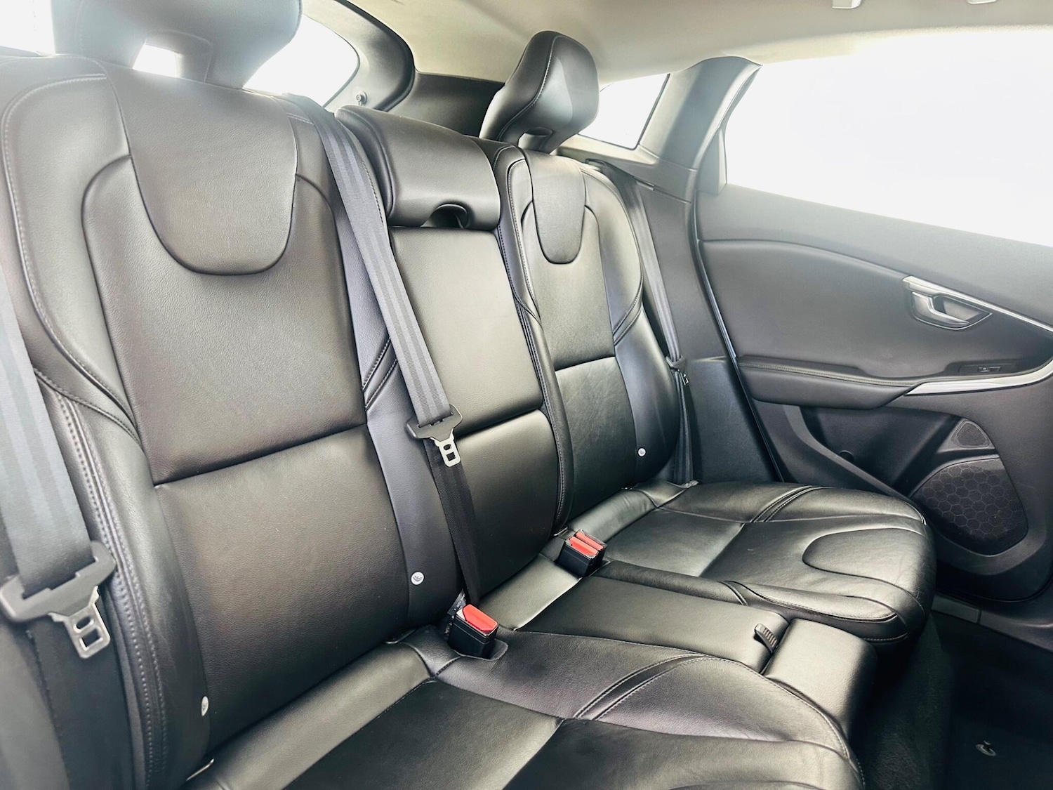 Used Volvo V40 for sale - 77320885: Photo 32