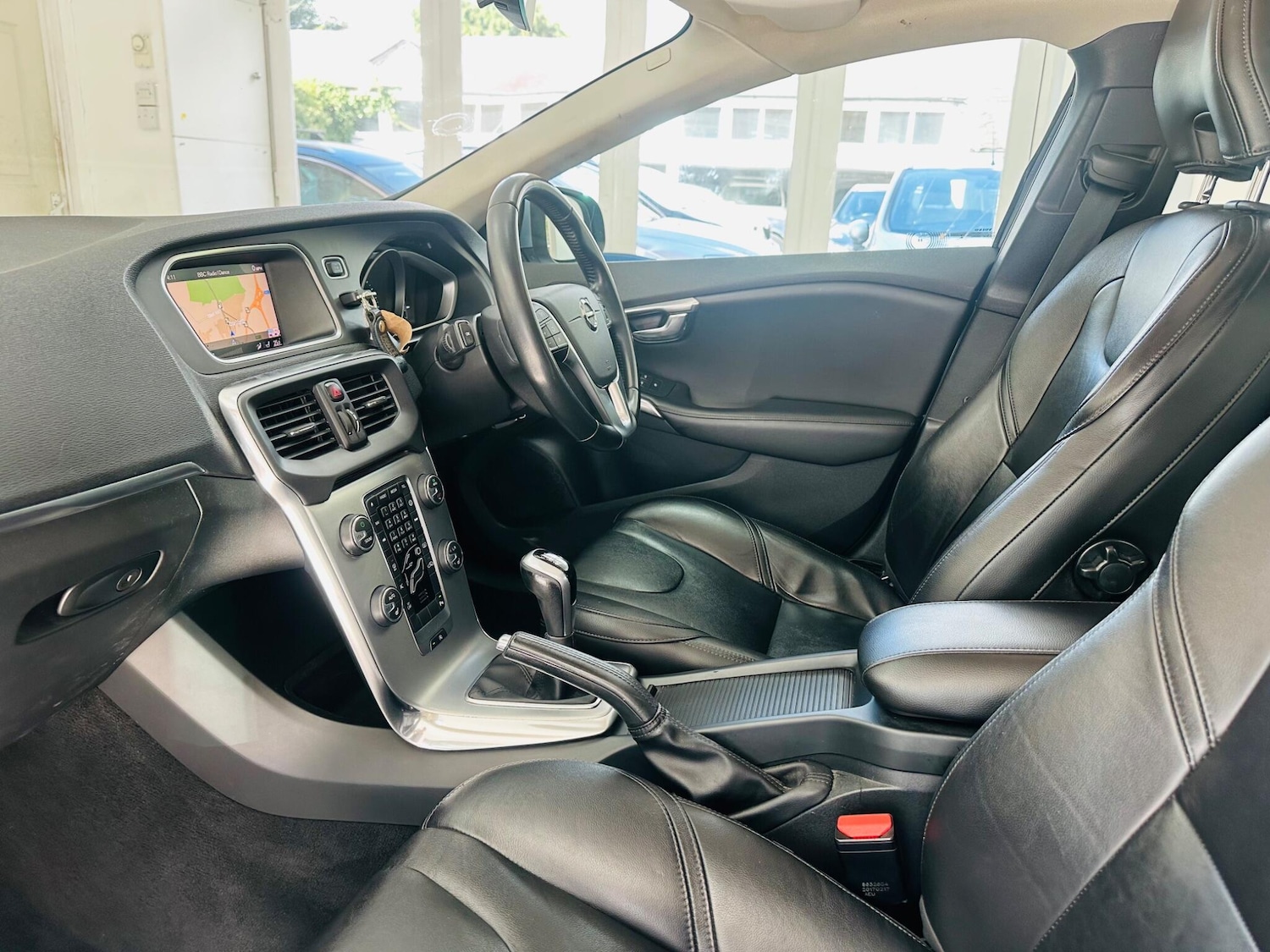 Used Volvo V40 for sale - 77320885: Photo 40