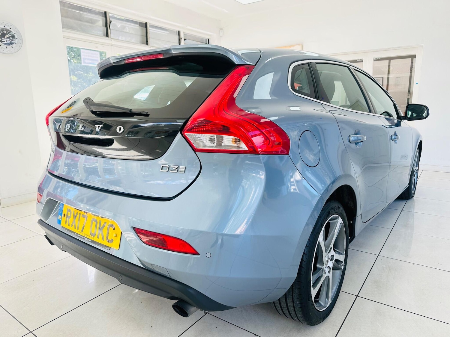Used Volvo V40 for sale - 77320885: Photo 8