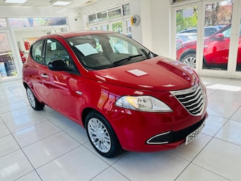 Used Chrysler Ypsilon 2014 for sale - 78404897: Photo