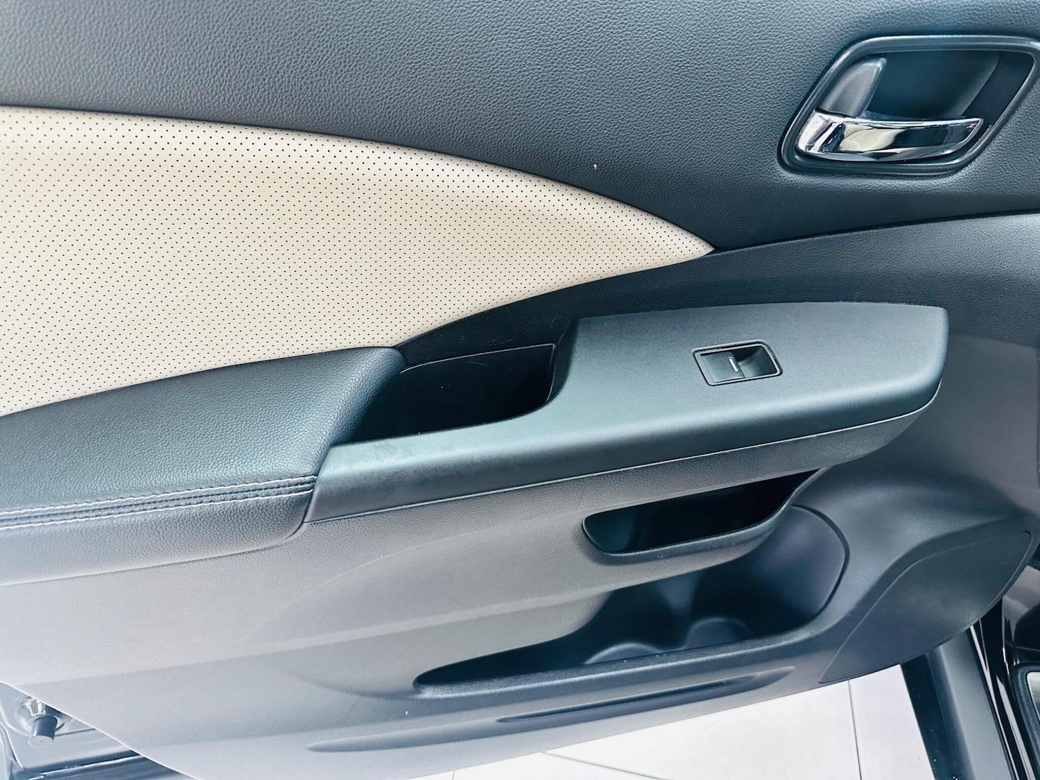 Used Honda CR-V 2016 for sale - 76714880: Photo 48