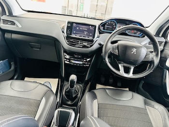 Used Peugeot 2008 2017 for sale - 79440688: Photo