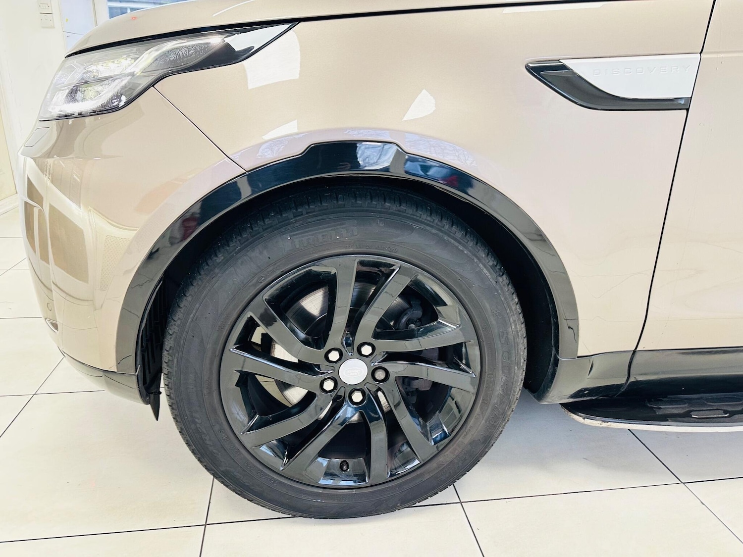 Used Land Rover Discovery 2017 for sale - 77016650: Photo 11