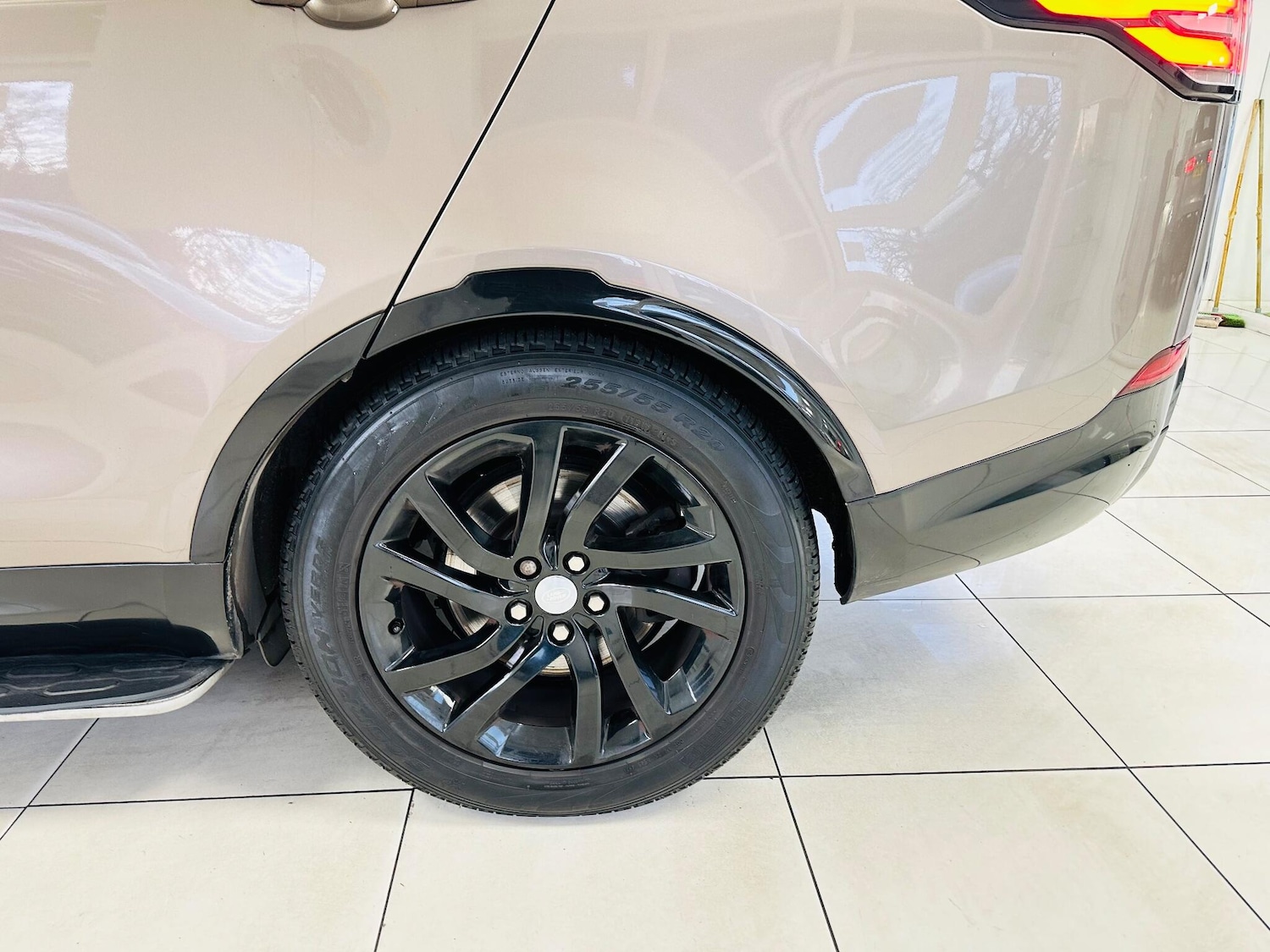 Used Land Rover Discovery 2017 for sale - 77016650: Photo 12