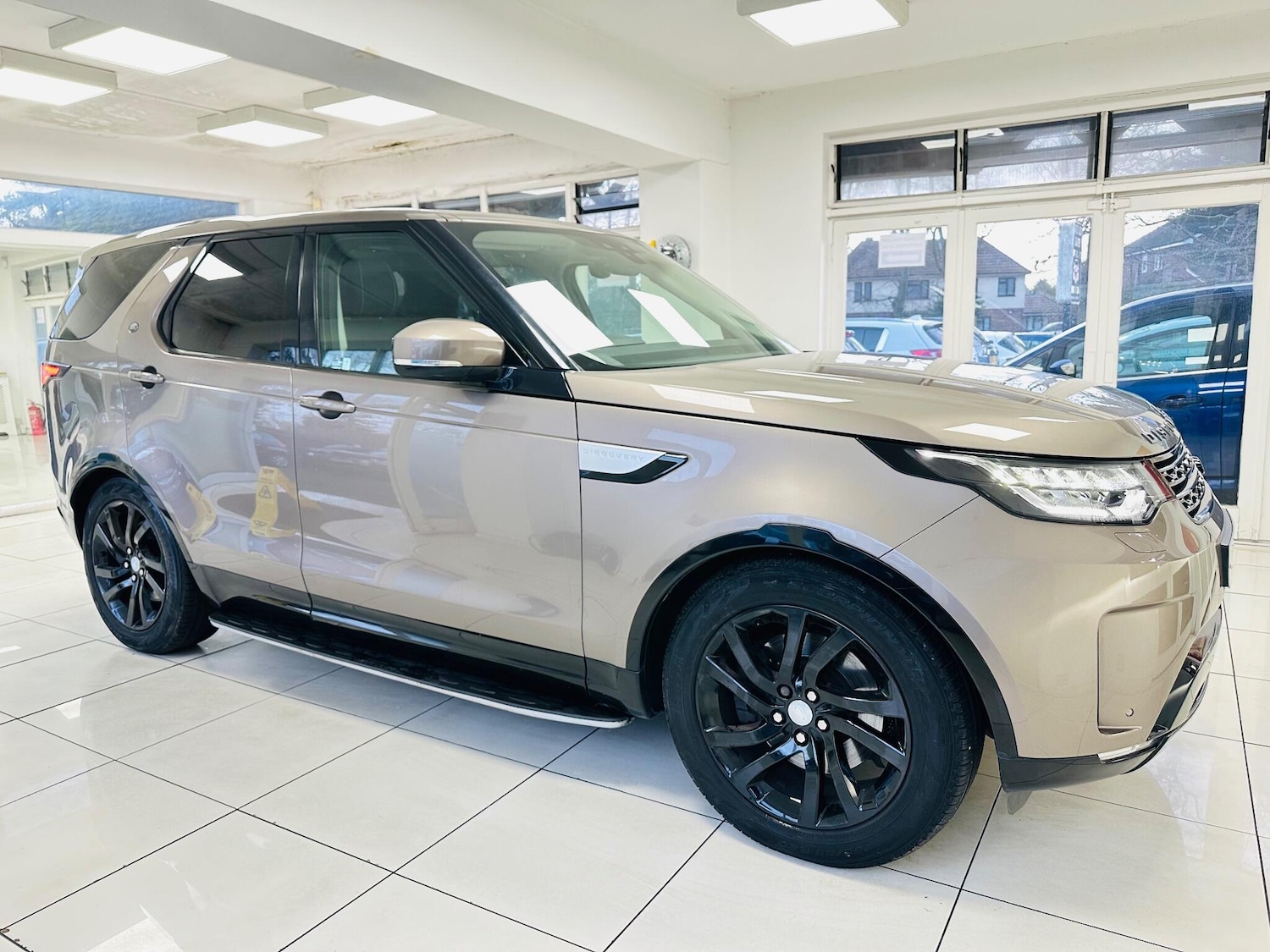 Used Land Rover Discovery 2017 for sale - 77016650: Photo 17