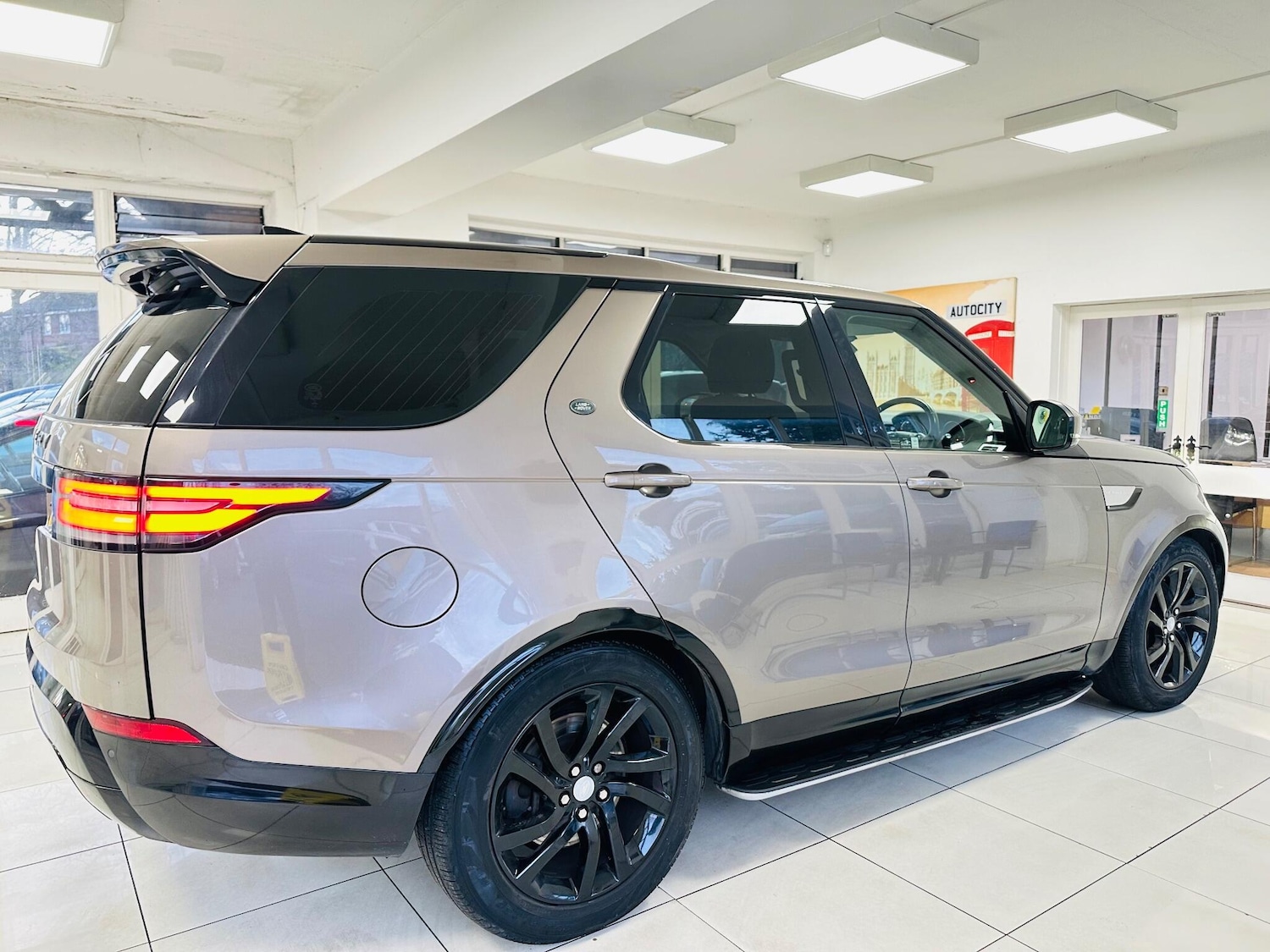 Used Land Rover Discovery 2017 for sale - 77016650: Photo 27