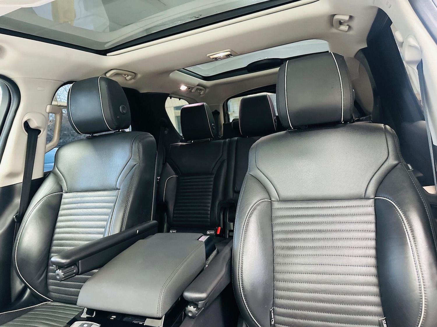 Used Land Rover Discovery 2017 for sale - 77016650: Photo 8