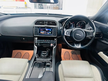 Used Jaguar XE 2018 for sale - 78891375: Photo