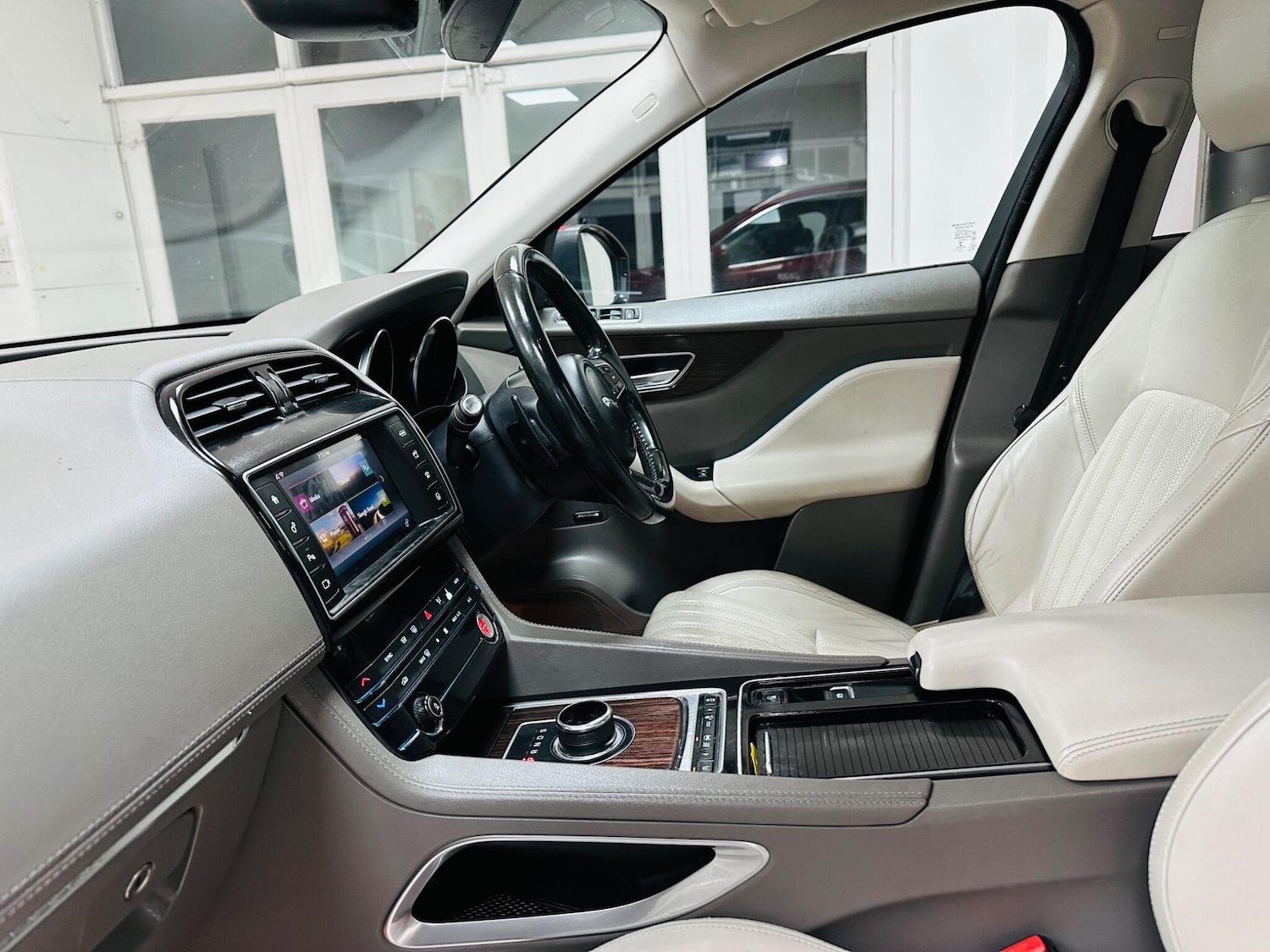 Used Jaguar F-Pace for sale - 76473710: Photo 32