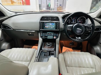 Used Jaguar F-Pace 2016 for sale - 76473710: Photo