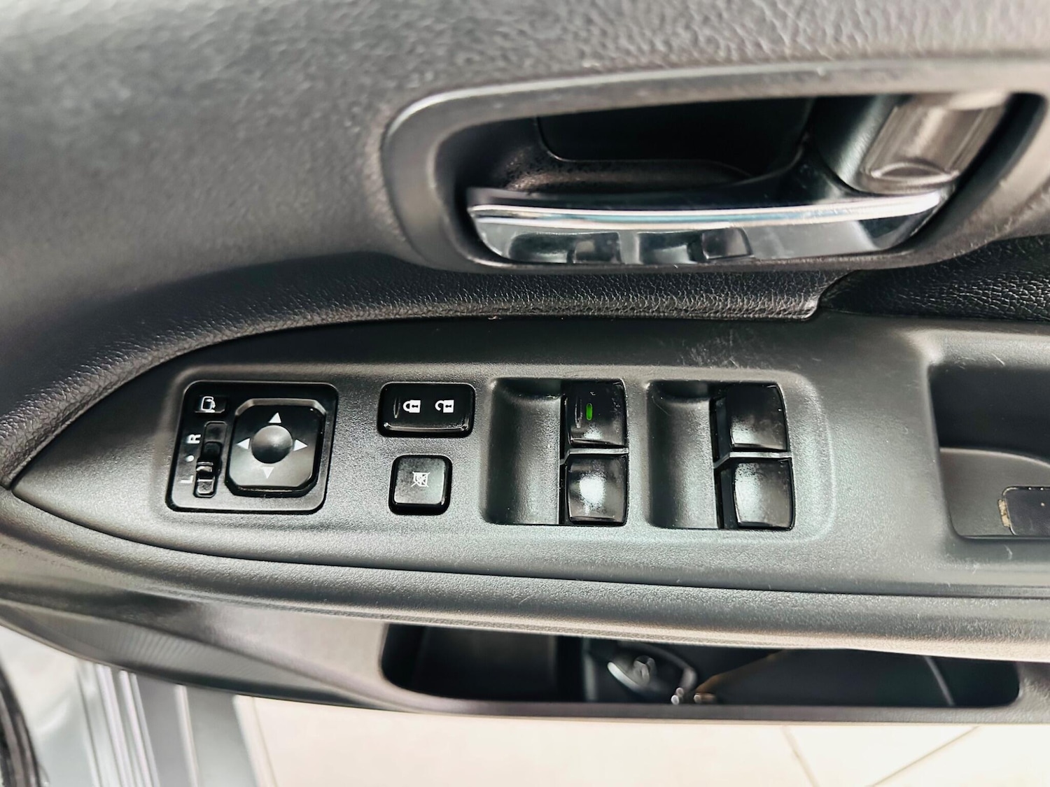 Used Mitsubishi Outlander 2015 for sale - 76423026: Photo 26