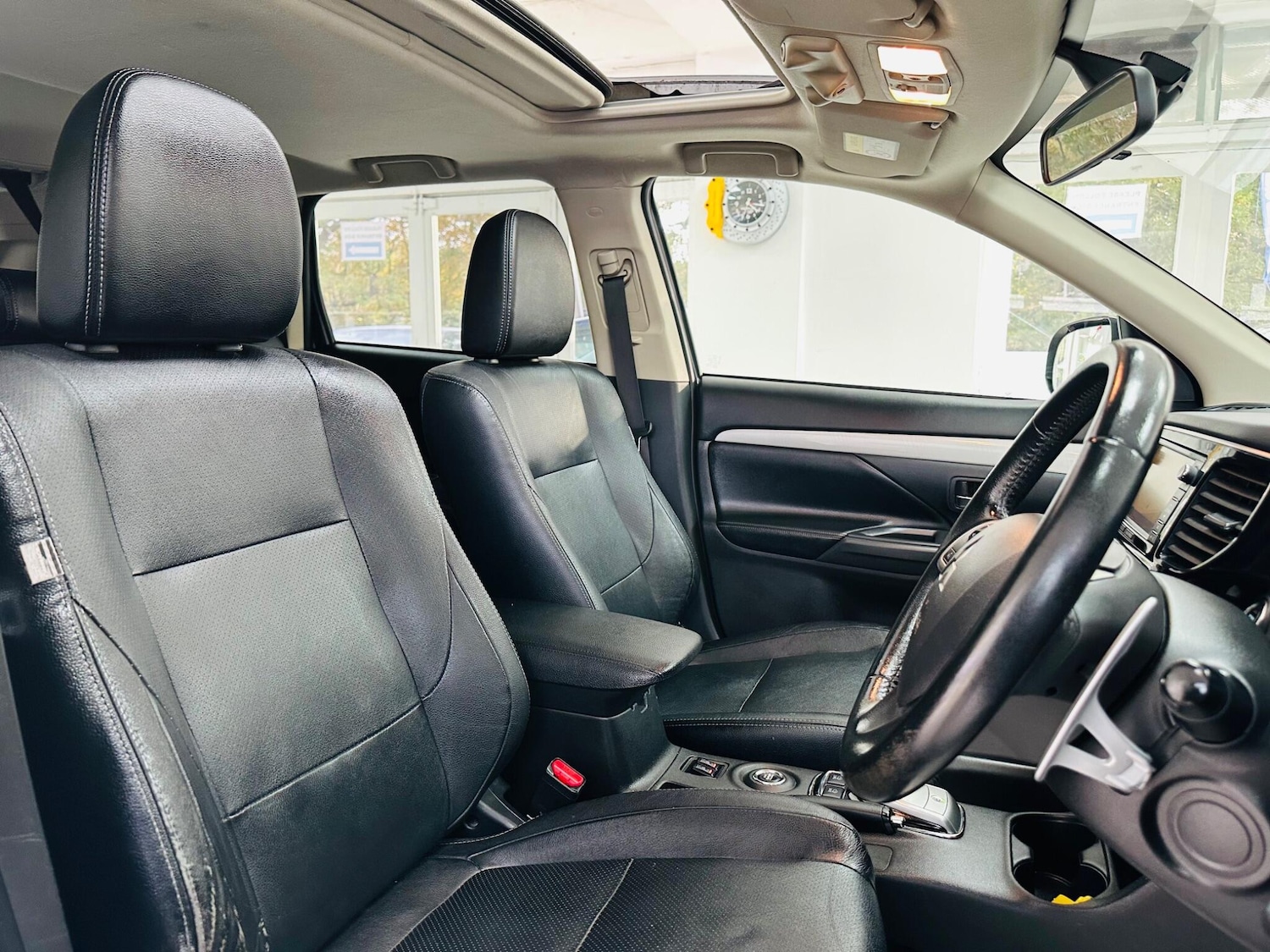 Used Mitsubishi Outlander 2015 for sale - 76423026: Photo 28