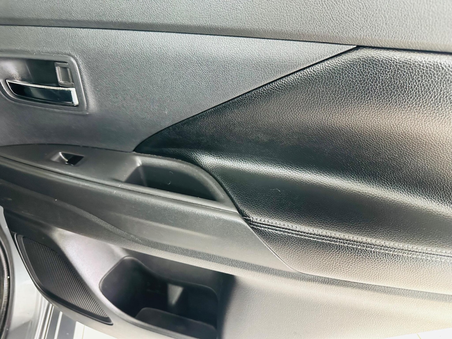 Used Mitsubishi Outlander 2015 for sale - 76423026: Photo 36