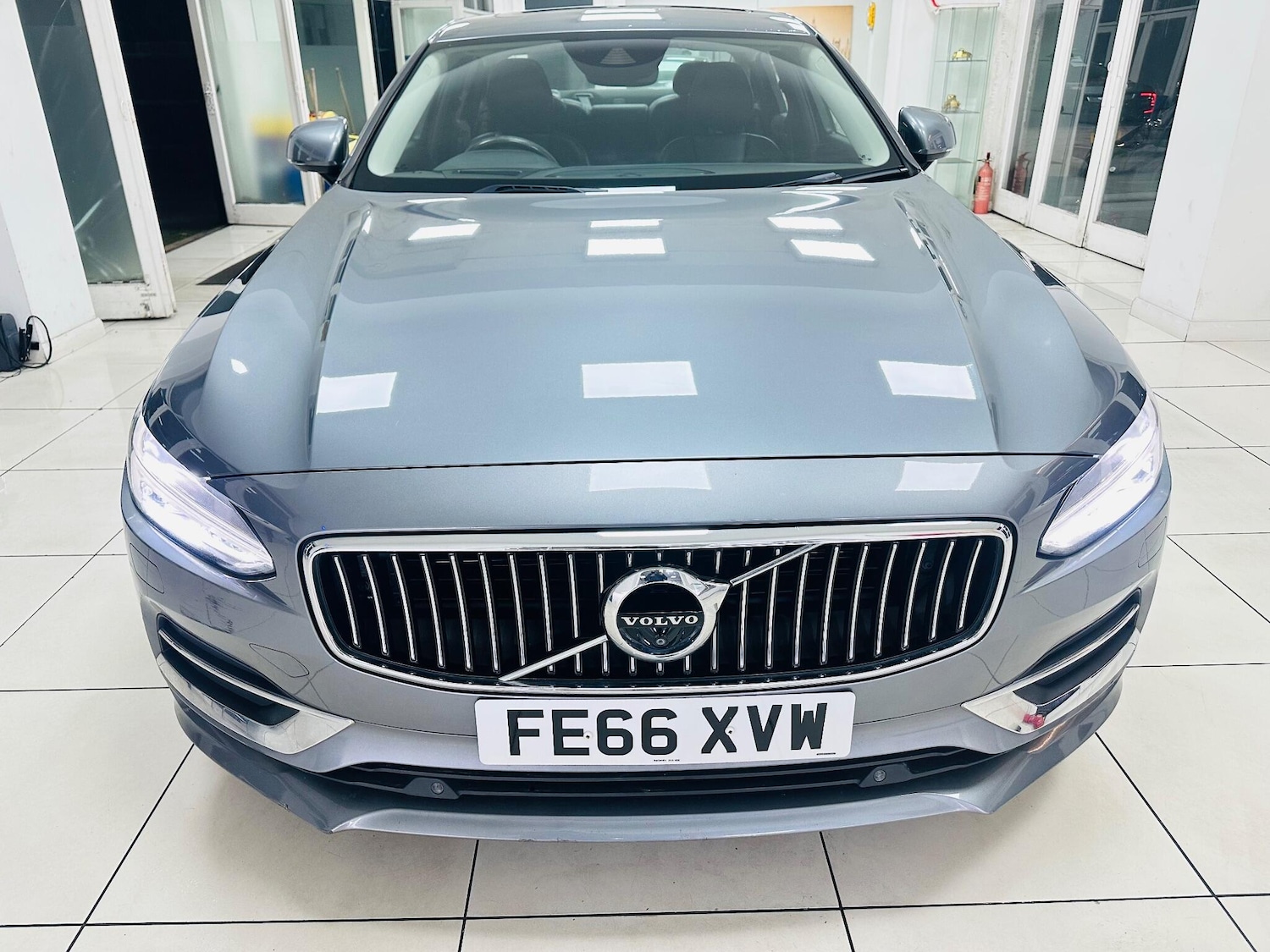 Used Volvo S90 2017 for sale - 76899261: Photo 2