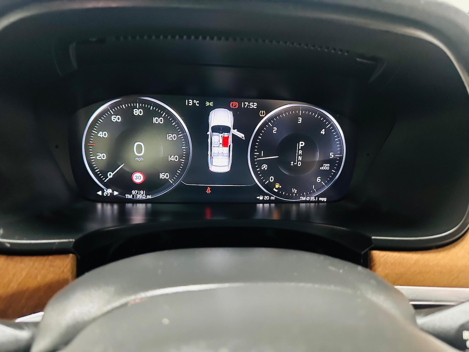 Used Volvo S90 2017 for sale - 76899261: Photo 4