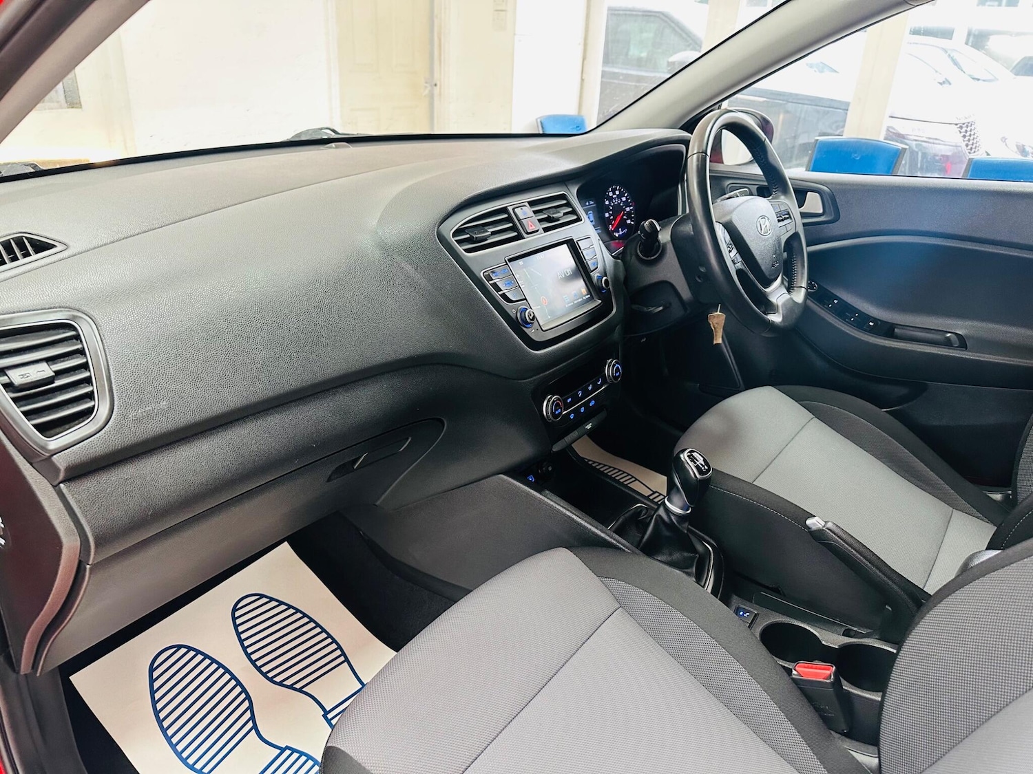 Used Hyundai i20 2018 for sale - 77696232: Photo 21