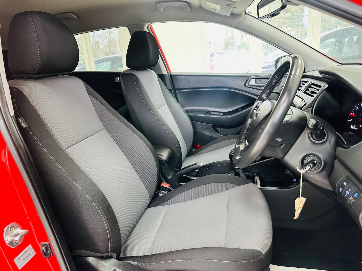 Used Hyundai i20 2018 for sale - 77696232: Photo 25