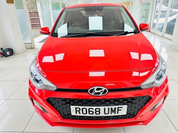 Used Hyundai i20 2018 for sale - 77696232: Photo