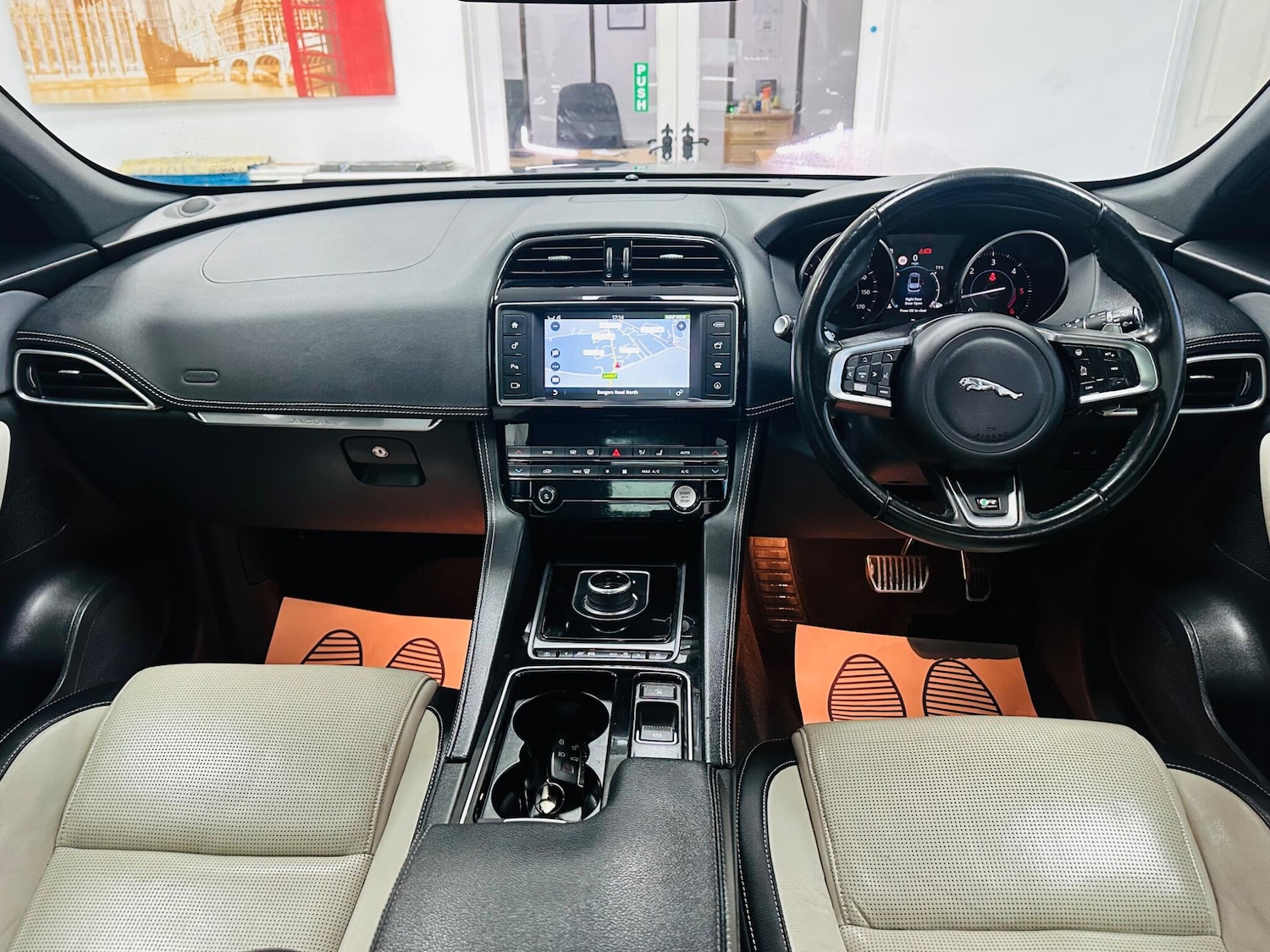 Used Jaguar F-Pace for sale - 77709849: Photo 3