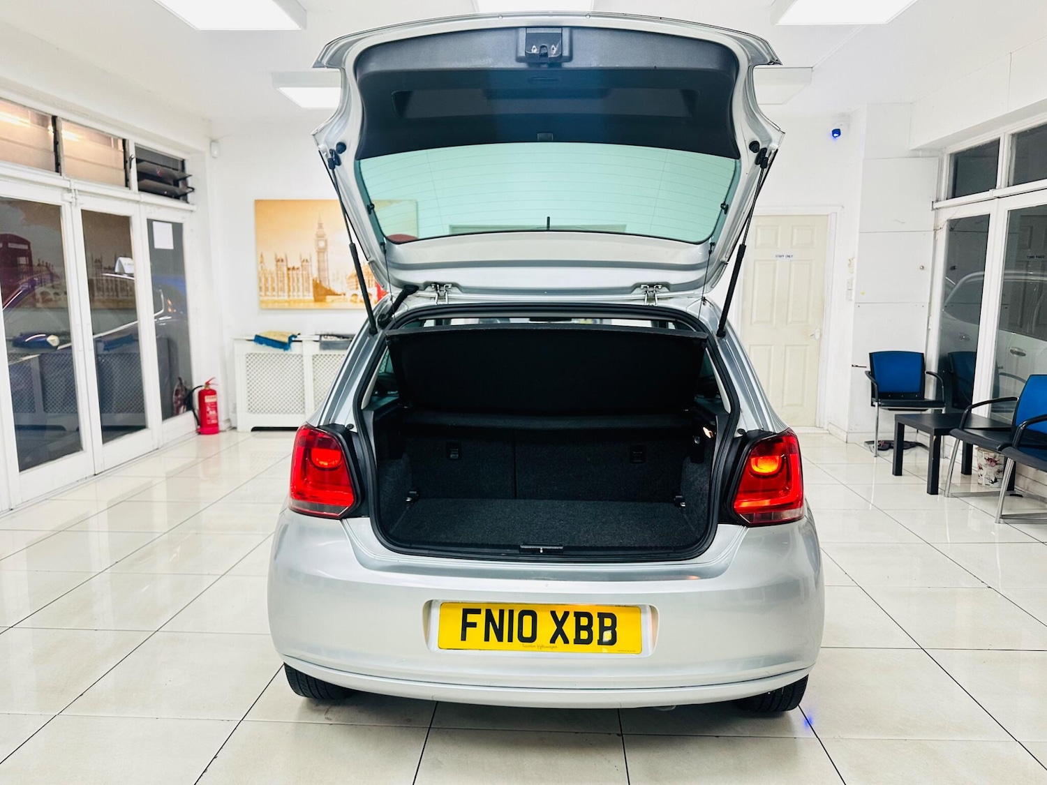 Used Volkswagen Polo 2010 for sale - 76632816: Photo 7