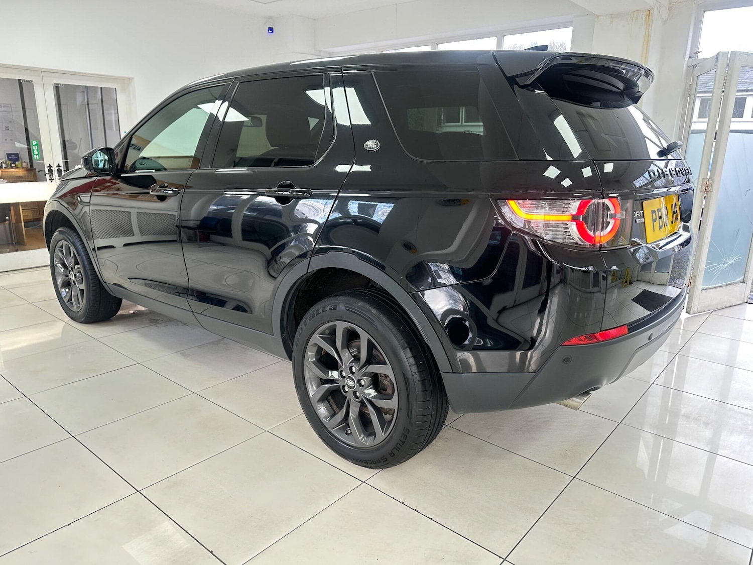 Used Land Rover Discovery Sport for sale - 77268038: Photo 8