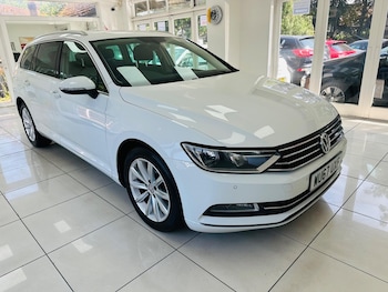 Used Volkswagen Passat 2017 for sale - 76993938: Photo