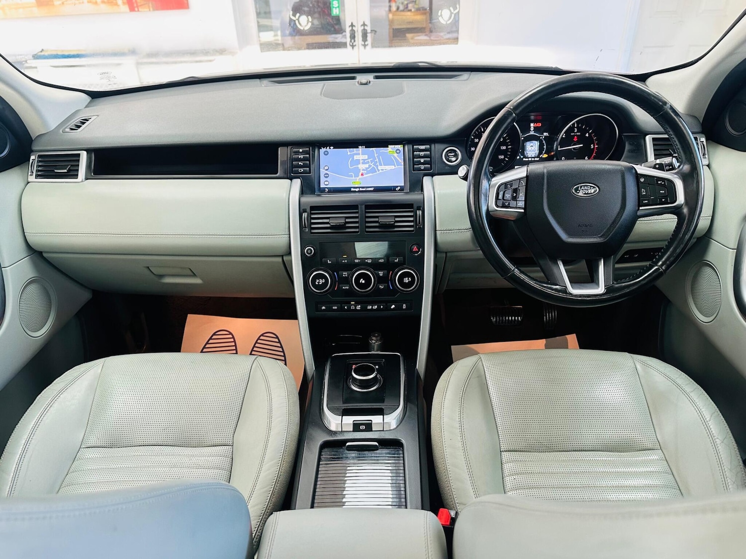 Used Land Rover Discovery Sport 2017 for sale - 77940590: Photo 3