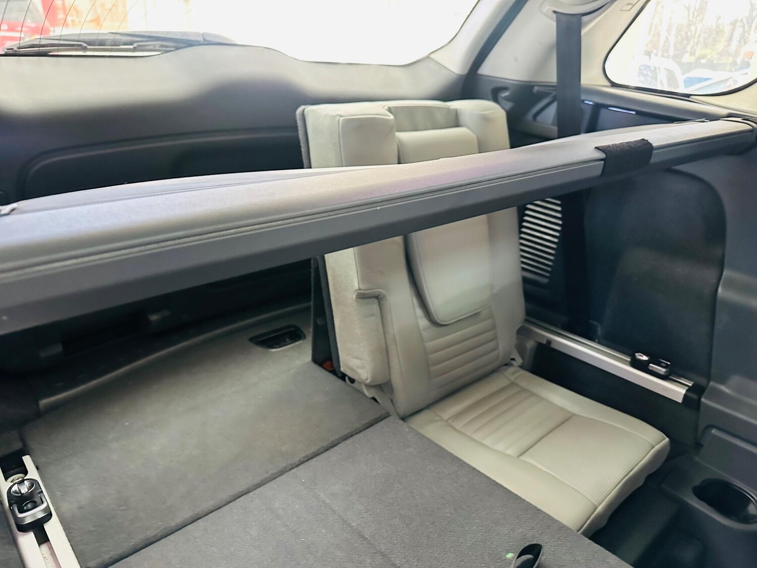 Used Land Rover Discovery Sport 2017 for sale - 77940590: Photo 51