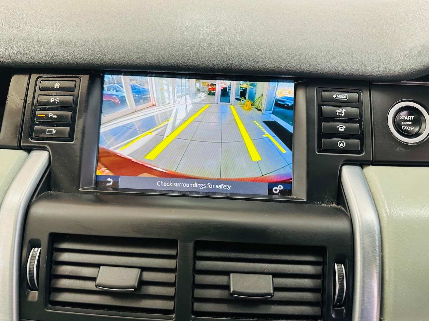 Used Land Rover Discovery Sport 2017 for sale - 77940590: Photo 9