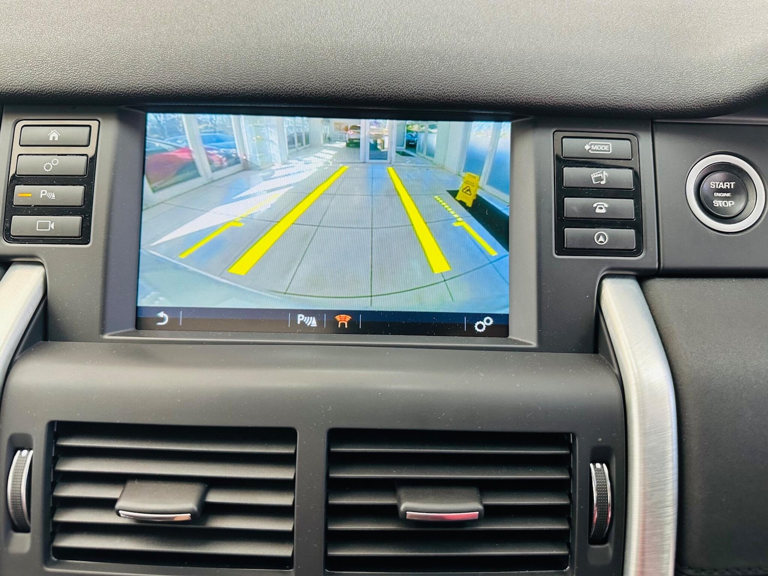 Used Land Rover Discovery Sport 2015 for sale - 78019378: Photo 36