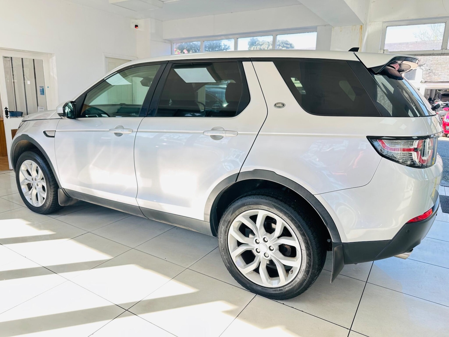 Used Land Rover Discovery Sport 2015 for sale - 78019378: Photo 4