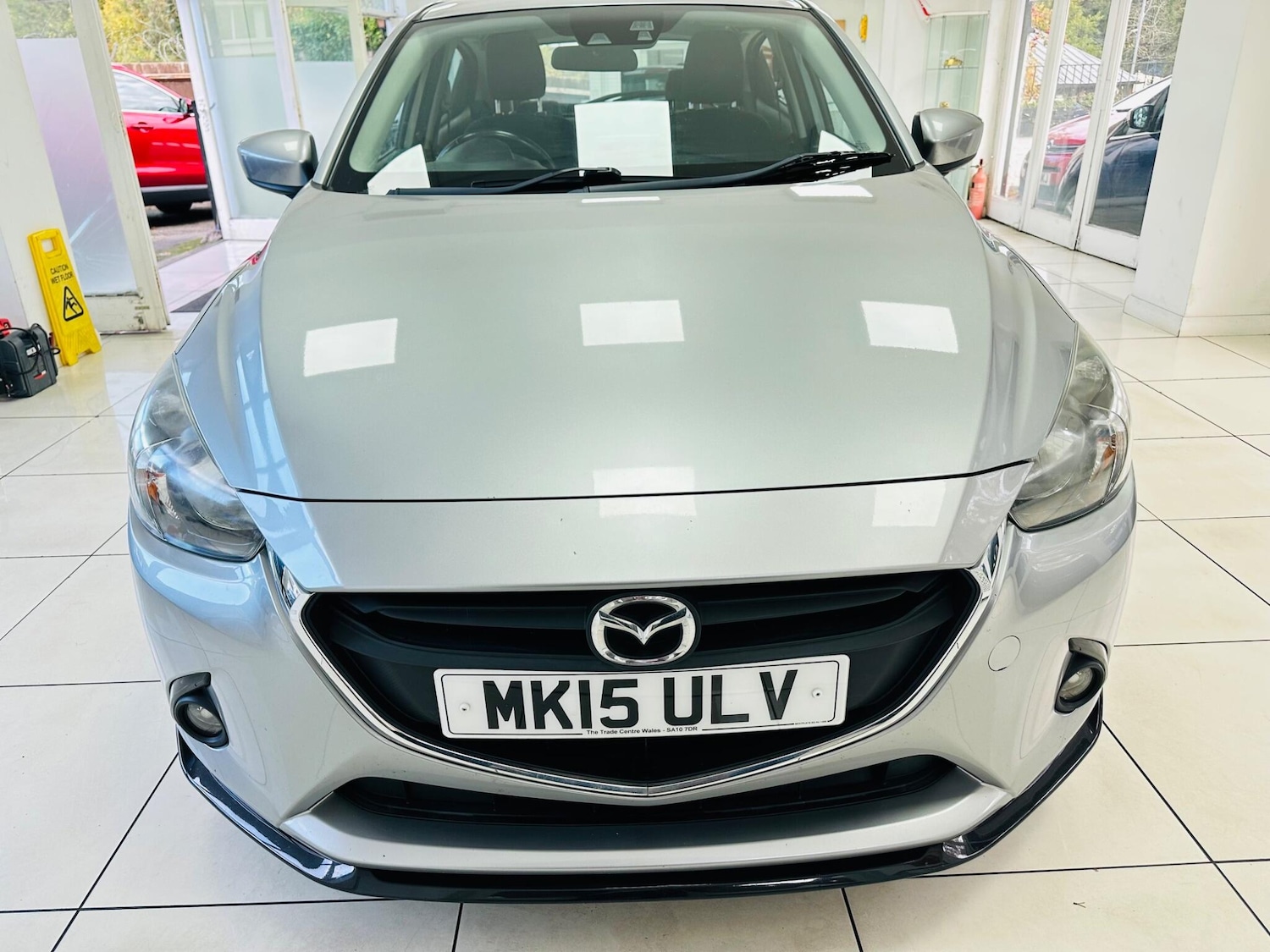 Used Mazda Mazda2 2015 for sale - 76472443: Photo 2